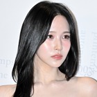 え、黒革の首輪？TWICE・ミナ、思い切った衣装が衝撃的…“ヴィーナスライン”にもハラハラ 画像