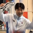 地雷で負傷の兵士を揶揄したのかとも…韓国サッカー代表の相次ぐモラル問題、“靴の中からメダル”パフォが波紋 画像