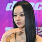 “ポロリ寸前”が話題になった元アイドルの韓国女優、ギリギリまで下がった紐ドレスで妖艶に 画像