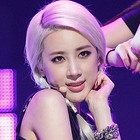 “骨盤ライン強調”衣装で出演停止処分を受けた韓国歌手、ダイエット秘話とともに当時を回想 画像