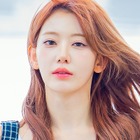 ほぼインナー…LE SSERAFIM・宮脇咲良、海外で自信みなぎる“はだけ姿”に「手加減して」 画像