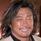 年下俳優も「兄さん長生きして」と心配するほど…秋山成勲の“亡き父へ捧げた言葉”に再び注目 画像