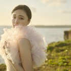 「やっぱり着てみないと分からない」大友花恋、宮古島でウエディングドレス姿に！ 画像