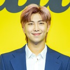 BTS・RM、日本で『コナン』コラボ商品を食す?!近況写真が話題「チキンタツタ食べてる」【PHOTO】 画像