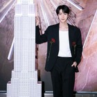 NYのエンパイア・ステート・ビルが“JIN色”に　2ndソロAL『Echo』のリリース記念点灯式に出席 画像