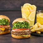 フレッシュネスバーガー、国産黒毛和牛100％の贅沢な味わい！「黒毛和牛バーガー」が6月4日より発売 画像