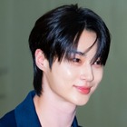 『ソンジェ』ビョン・ウソク、日本へ出国！シンプルコーデでも隠せない“スター”の輝き【独自写真】 画像