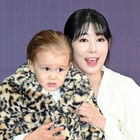 西洋男性から精子提供で自ら未婚の母に 韓国で活動する日本人タレントが豊胸を諦めた理由 画像