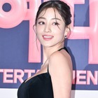 TWICE・ジヒョ、ぴたぴたな短めトップスで際立つボリューム感「ホットすぎる」「女王様」【PHOTO】 画像