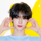 TWS・ハンジン、ビジュアルもファン愛も満点！手書きメッセージで“42”の心をわし掴み【PHOTO】 画像