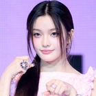 “日本人メンバー”ILLIT・イロハ、どこから見ても完璧…超至近距離SHOTに反響！「えぐかわ」「赤ちゃん猫」【PHOTO】 画像