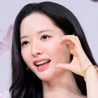 ダイアン・津田もコメント！宇宙少女・ボナ、ルームウェア姿の美しすぎる寝そべり自撮り【PHOTO】 画像