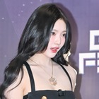 “ほぼ下着”衣装が話題に！aespa・ニンニン、グラマラス体型あらわな衝撃ビジュアルに反響「服着て…」【PHOTO】 画像