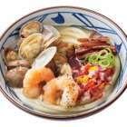 丸亀製麺、冷たいのど越しがたまらない「冷たーい旨塩うどん」など夏メニュー3種8日より販売 画像