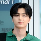 ENHYPEN・ジェイ、爽やか笑顔にキュン！スポーティールックでロンドンへ【PHOTO】 画像