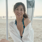“伝説のグラビアクイーン”かとうれいこ、水着姿を30年ぶりに披露！56歳とは思えない圧巻の美スタイル 画像