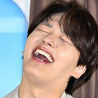 性搾取・盗撮映像投稿の“成人向けアカ”をフォロー　日本リメイクされた韓ドラ主演俳優の公式SNSが物議 画像
