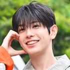 ギャップに沼落ち…“NiziUの弟”NEXZ・YUKI、ネクタイ解く男らしさに「心臓が持たん」の声【PHOTO】 画像