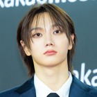 王子様降臨！BOYNEXTDOOR・ソンホ、白スーツ×金髪で放つ圧倒的オーラ「麗しい…」【PHOTO】 画像