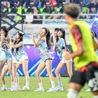 IVEのサッカー始球式での“露出衣装”、「自分たちが選んで着た」から問題ないのか　評価が真っ二つのワケ 画像