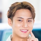 SEVENTEEN・ミンギュ、タンクトップ姿で際立つ引き締まった体型！無邪気な笑顔も「沁みる」【PHOTO】 画像