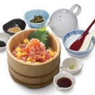 締めはだし茶漬けに！おひつごはん四六時中、“まぐろたたき”と“いくら”の「海鮮おひつごはん」が登場 画像