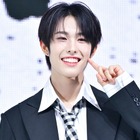 ギャップに悶絶…“NiziUの弟”NEXZ・HYUI、いたずら笑顔でファンを虜に！「罪」「可愛すぎ」【PHOTO】 画像