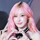 「脚なっが」aespa・ジゼル、ミニ丈パンツから伸びる美脚…完璧スタイルに視線釘付け！【PHOTO】 画像