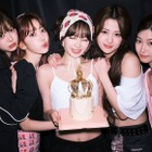 LE SSERAFIMの“愛されリーダー”チェウォンが25歳に！メンバーと祝う“お誕生日ショット”が話題に【PHOTO】 画像