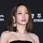 KARA・ニコル、胸元開いた衣装で際立つボリューム感！肩のタトゥーも堂々公開「美しすぎる」【PHOTO】 画像