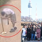 K-POPアイドルの誕生日イベントで事務所が文化遺産にステッカーを貼る問題行動　韓国教授が自国民に一喝 画像