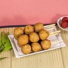 ファミリーマート、定番商品「鶏つくね串」に“梅しそ味”が登場！12日より販売開始 画像