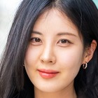 あれ、意外と…少女時代・ソヒョン、ピンクの大胆スイムウェア姿で“グラマー体型”を堂々披露【PHOTO】 画像