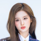 NMIXX・ソリュン、“ぴっちり”ボトムズで際立つ美しい線！まさにリカちゃん人形【PHOTO】 画像