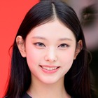 活動休止から6カ月…NewJeans・ヘリン、病院で目撃された近況　変化したビジュアルに注目集まる 画像