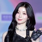 BABYMONSTER・アサ、妖艶な“小悪魔的”魅力から抜け出せない！叱られたくなる黒ミニワンピ姿【PHOTO】 画像