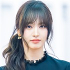 おみ脚の長さバグってる…超ミニワンピで足組み、IVE・リズの近況に反響「超最強」【PHOTO】 画像