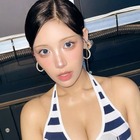 現役アイドルと思えない迫力にクギ付け…LIGHTSUM・チョウォン、美貌に目が行く肩丸出し衣装【PHOTO】 画像
