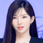 超ミニスカでインナー見せ…i-dle・ソヨン、“大胆ファッション”で視線強奪！「どうなってるの？」【PHOTO】 画像