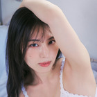 元乃木坂46・相楽伊織、白ランジェリーで妖艶な表情！『FLASH』で表紙を飾る 画像