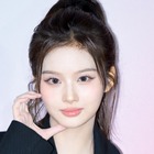 「顔ちっちゃ！」NMIXX・ソリュン、ポニーテール姿で際立つ“驚異の頭身”が話題に【PHOTO】 画像