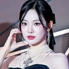 「こんなに見せて大丈夫？」aespa・ニンニン、黒インナー姿の“大胆自撮り”でファン悩殺【PHOTO】 画像