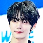 ZB1・ギュビン、色気漂う“濡れ髪ショット”が反則級…チラ見え鎖骨に視線釘付け「息止まった」【PHOTO】 画像