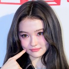 MEOVV・エラ、“子猫オーラ”全開！可憐なガーリースタイルでイベントに登場【PHOTO】 画像