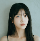 乃木坂46・久保史緒里、洗練された黒トップス姿で表紙に登場！卒業コンサートへの思いを明かす 画像