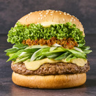 フレッシュネスバーガー、たっぷり九条ネギと西京味噌を使用した「黒毛和牛バーガー」26日より販売！ 画像