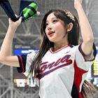 「日本にまた来て！」侍ジャパンと激闘の韓国代表を応援！21歳人気チアの美貌に「ジュウンちゃん最高」の声【PHOTO】 画像