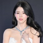 脇腹タトゥーも丸見え…女優ハン・ソヒ、“透け透けドレス”で「人間離れしたビジュアル」披露【PHOTO】 画像