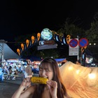 白間美瑠、写真集ロケ地のオフショットを大量公開「ベトナムの夜は、カラフルでキラキラしていて素敵」 画像