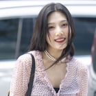 Red Velvet・ジョイ、激やせ姿に心配の声多数…美鎖骨と縦線くっきり腹筋を披露【PHOTO】 画像